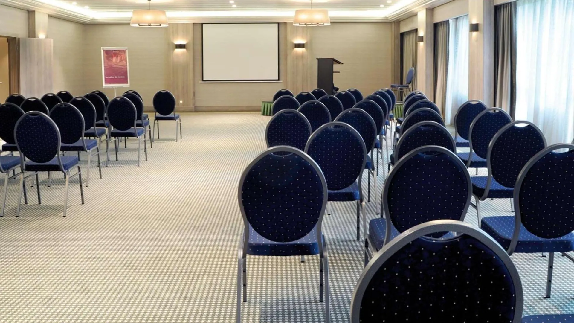 Mercure Luxembourg Kikuoka Golf & Spa Canach 4*,