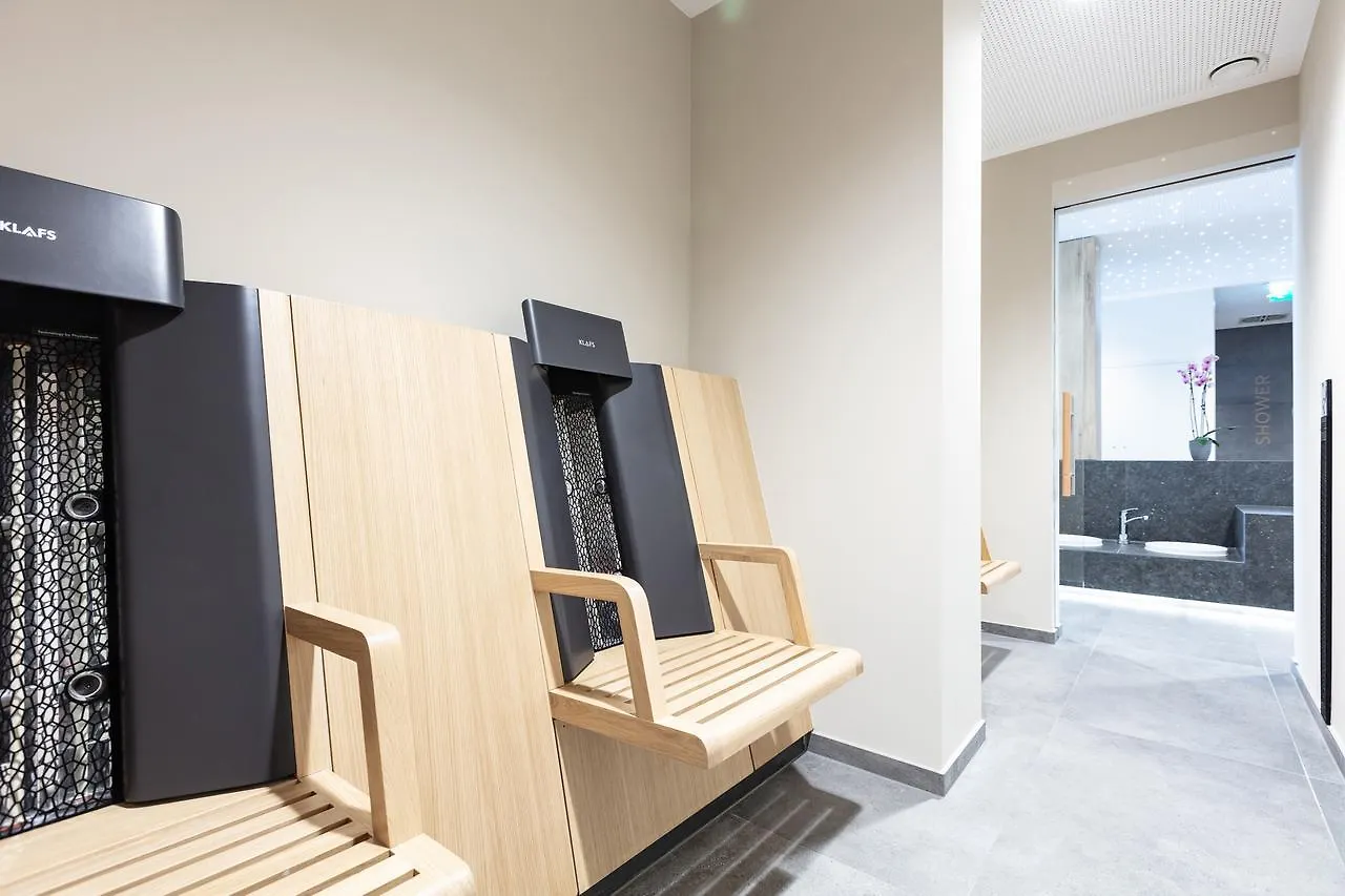 Mercure Luxembourg Kikuoka Golf & Spa Canach 4*,